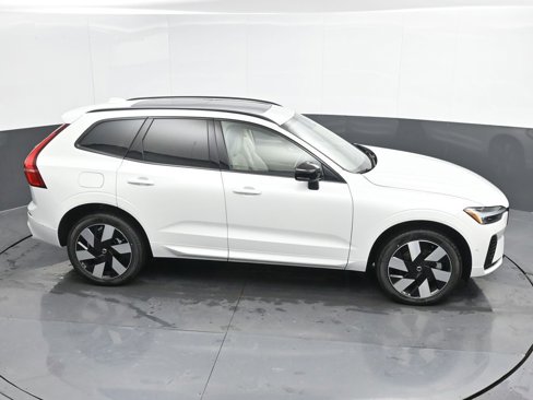 New 2025 Volvo XC60 T8 Plus w/ Protection Package Premier image 34
