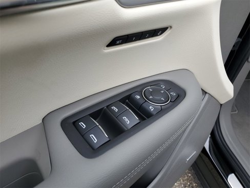 New 2025 Cadillac XT6 Premium Luxury image 24