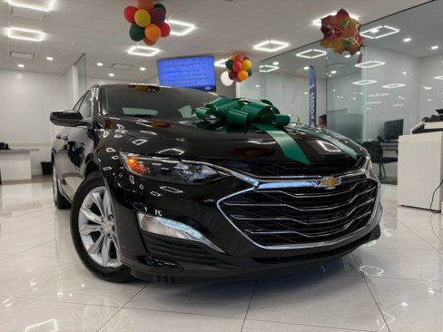 Used 2025 Chevrolet Malibu LT image 3