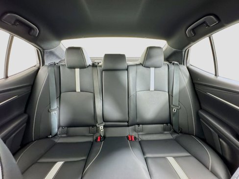 Used 2025 Toyota Camry SE image 35