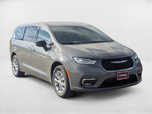 New 2025 Chrysler Pacifica Select image 7