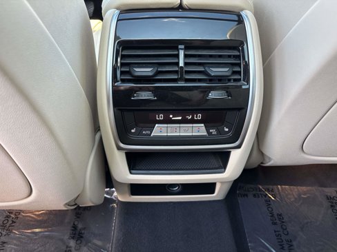 Used 2022 BMW X5 xDrive40i w/ Premium Package image 11