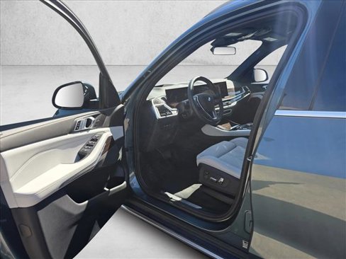 Used 2024 BMW X5 xDrive40i w/ Parking Assistance Package image 9