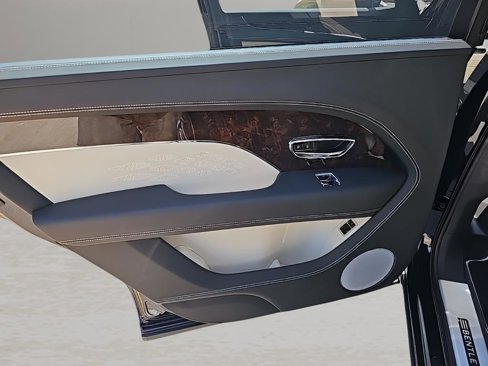 New 2024 Bentley Bentayga Extended Wheelbase image 26