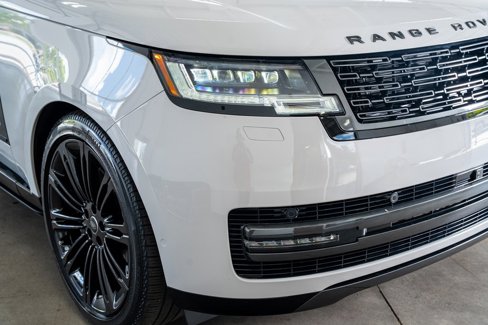 Used 2025 Land Rover Range Rover Long Wheelbase Autobiography image 18