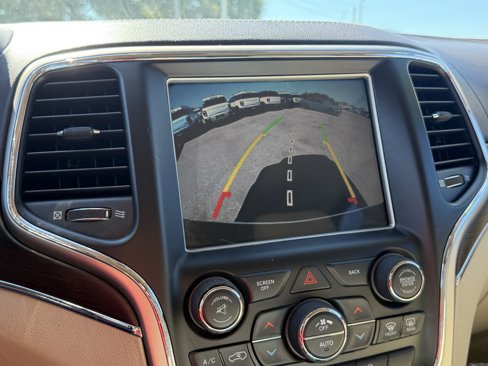 Used 2015 Jeep Grand Cherokee Overland w/ Advanced Technology Group image 29