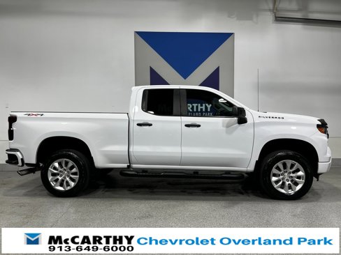Used 2023 Chevrolet Silverado 1500 Custom image 6