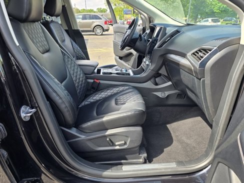 Used 2024 Ford Edge Titanium image 28