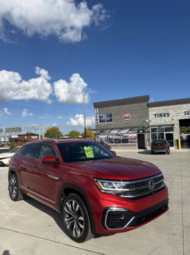 Used 2022 Volkswagen Atlas Cross Sport SEL Premium R-Line image 1