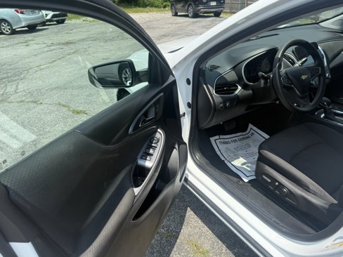 Used 2023 Chevrolet Malibu LT image 17