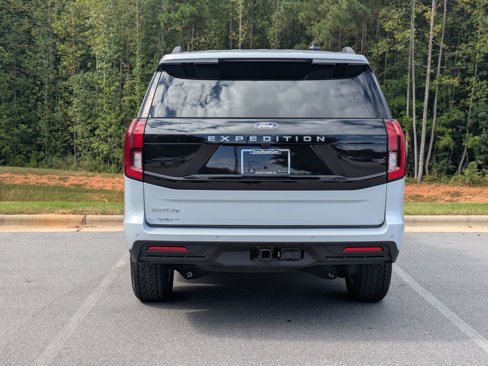 New 2025 Ford Expedition Active image 4