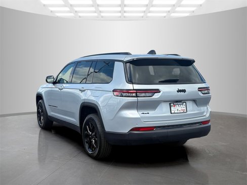 Certified 2024 Jeep Grand Cherokee L Laredo image 5