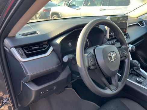 Used 2025 Toyota RAV4 LE image 33