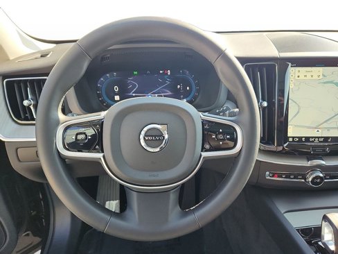 Certified 2025 Volvo XC60 B5 Plus w/ Climate Package image 18