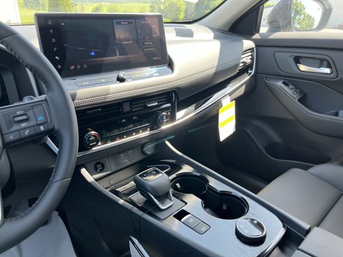 New 2025 Nissan Rogue SL w/ SL Premium Package image 23