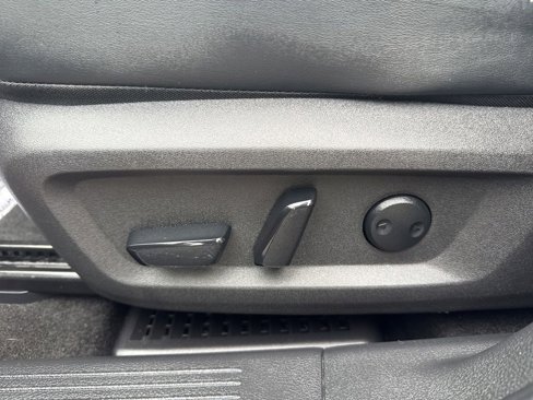 Used 2022 Nissan Rogue Platinum w/ Head-Up Display Package image 21