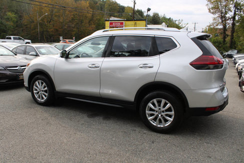 Used 2020 Nissan Rogue SV image 11