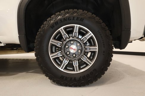 Used 2024 GMC Sierra 1500 AT4 w/ AT4 Premium Package image 34