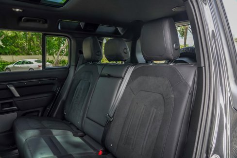 Used 2023 Land Rover Defender 110 image 21