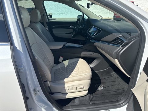 Used 2023 Buick Enclave Avenir w/ Avenir Technology Package image 27