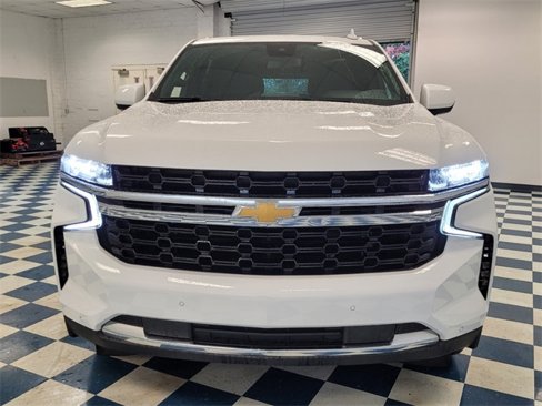 Used 2023 Chevrolet Suburban LS image 2
