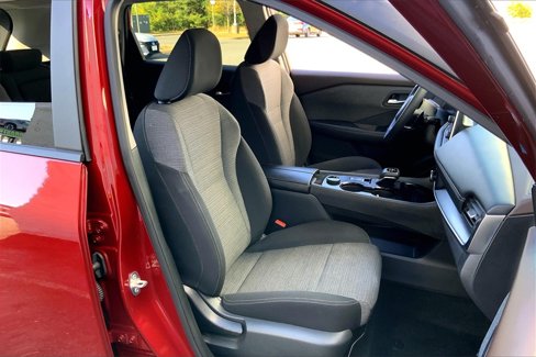 Used 2023 Nissan Rogue SV image 6