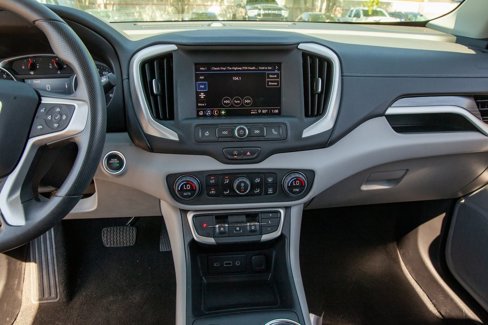 Used 2023 GMC Terrain SLE w/ Driver Convenience Package image 15