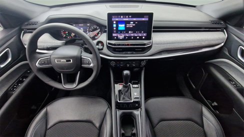 Used 2024 Jeep Compass Latitude image 9