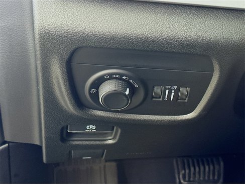 Used 2025 Jeep Grand Cherokee L Laredo image 22