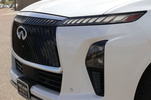 New 2025 INFINITI QX80 Luxe image 11