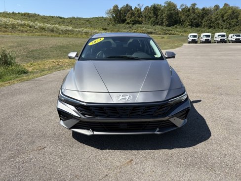Used 2024 Hyundai Elantra Limited image 8