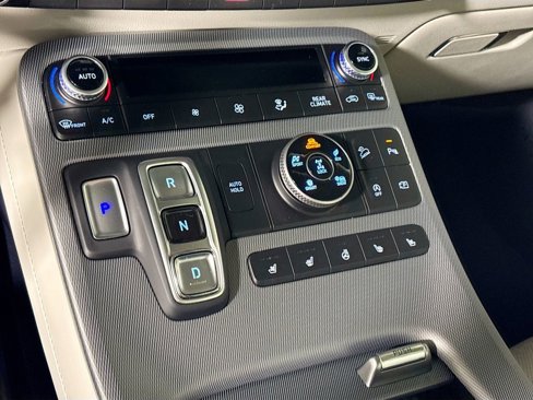 Used 2024 Hyundai Palisade Limited image 18