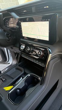 Used 2025 GMC Sierra 2500 AT4X image 42