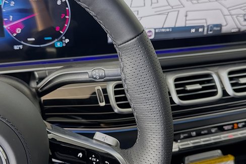 New 2025 Mercedes-Benz GLS 580 4MATIC image 15