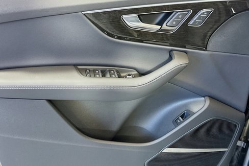 New 2025 Audi Q7 3.0T Prestige image 16