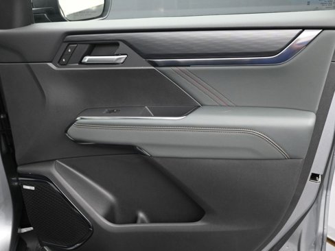 New 2026 GMC Acadia AT4 w/ Luxury Package image 8