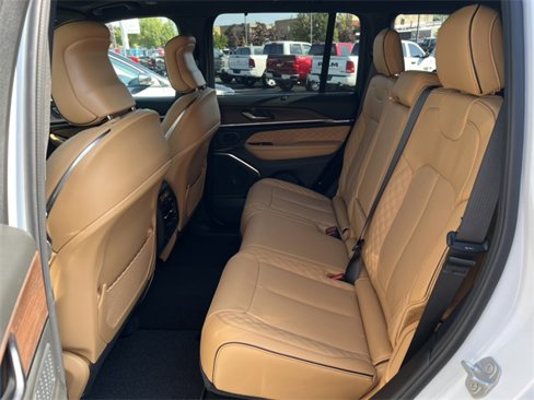 New 2025 Jeep Grand Cherokee Summit image 5