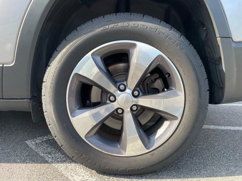 Used 2019 Jeep Cherokee Limited image 54