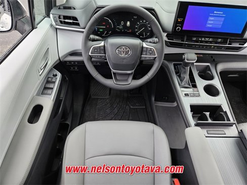 New 2025 Toyota Sienna XLE w/ XLE Plus Package image 7