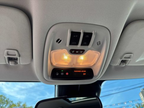 Used 2022 Chevrolet TrailBlazer LT w/ Sun and Liftgate Package image 27