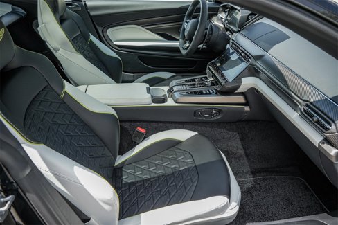 New 2025 Aston Martin Vanquish Coupe image 35
