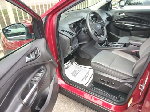 Used 2019 Ford Escape SE image 9