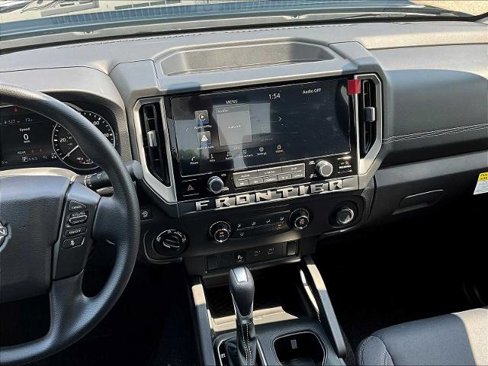 Certified 2025 Nissan Frontier SV image 18