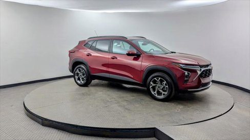 Used 2025 Chevrolet Trax LT image 11
