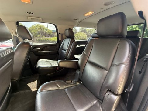 Used 2011 GMC Yukon XL Denali image 23