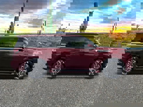 New 2025 INFINITI QX80 Luxe image 3