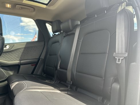Used 2020 Ford Escape SE Sport image 31