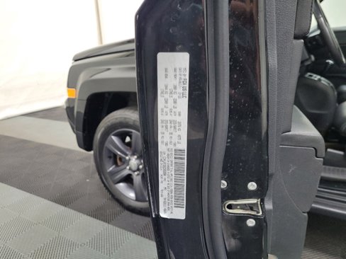 Used 2016 Jeep Patriot High Altitude image 33