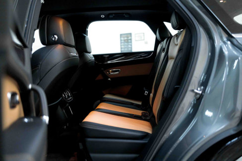 Used 2018 Bentley Bentayga image 68