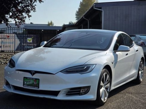 Used 2020 Tesla Model S Long Range Plus image 4